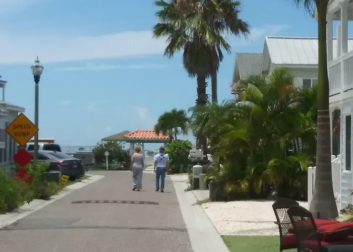 Surfside Cabanas/siesta * Clearwater Beach