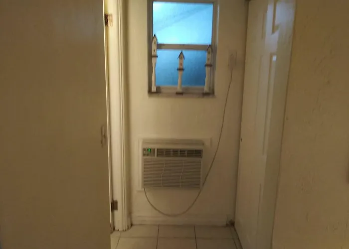 Surfside Cabanas/siesta Motel