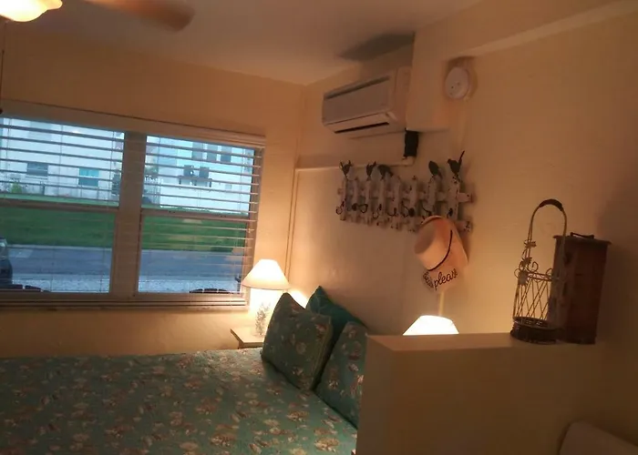 Surfside Cabanas/siesta Clearwater Beach